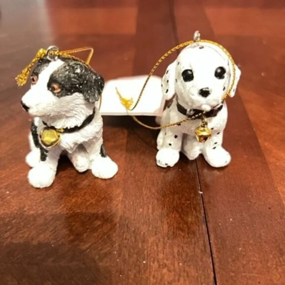 Dog Christmas Ornaments 2 Piece Set  Polyresin Figurine dog lover Gisela Graham